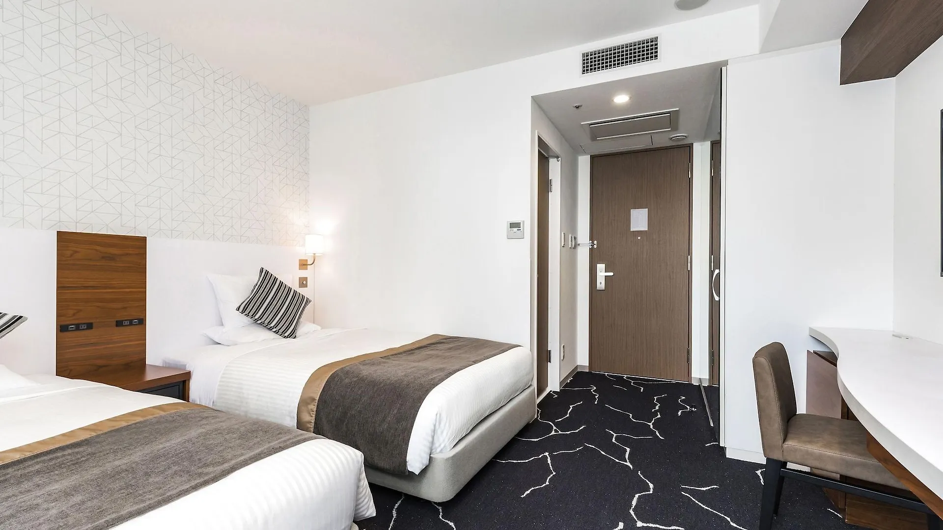 ***  Hotel Mystays Sapporo Station יפן